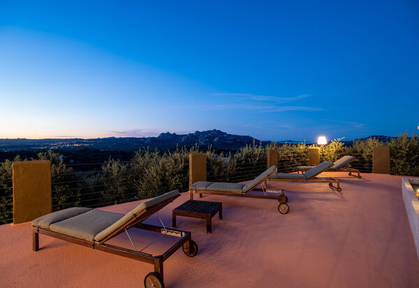 Villa Sole Tra i Ginepri: Ansichten, Außen, Balkon / Terrasse / Patio, Draussen