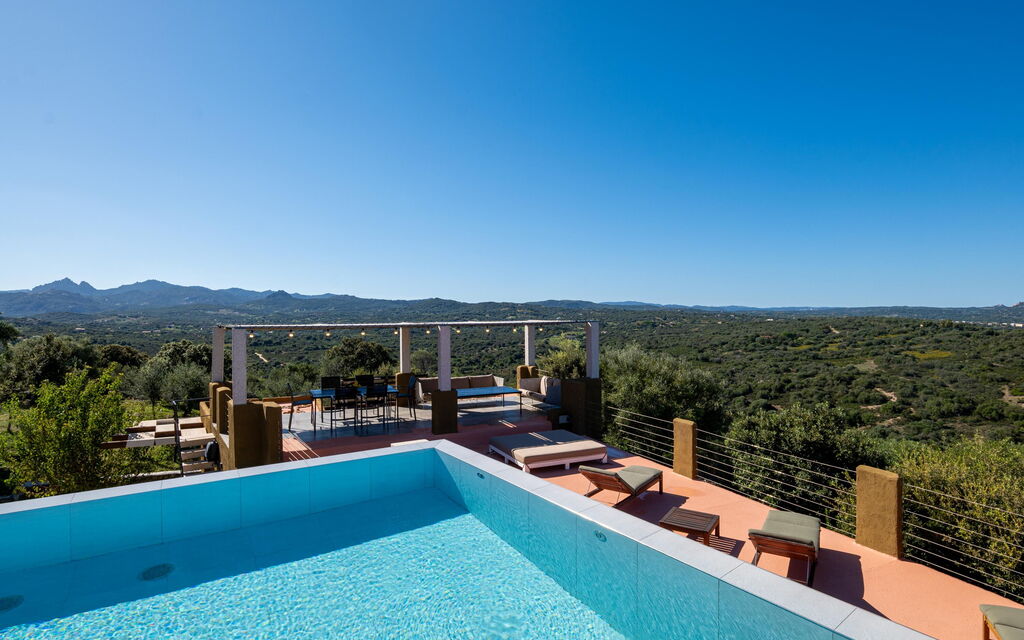 Villa Sole Tra i Ginepri: Building Exterior, Outdoor, Pool, Scenic View