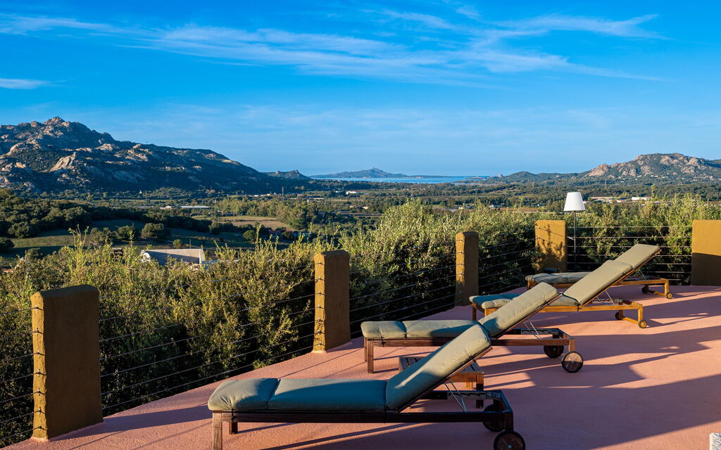 Villa Sole Tra i Ginepri: Balcony / Terrace / Patio, Building Exterior, Outdoor, Scenic View