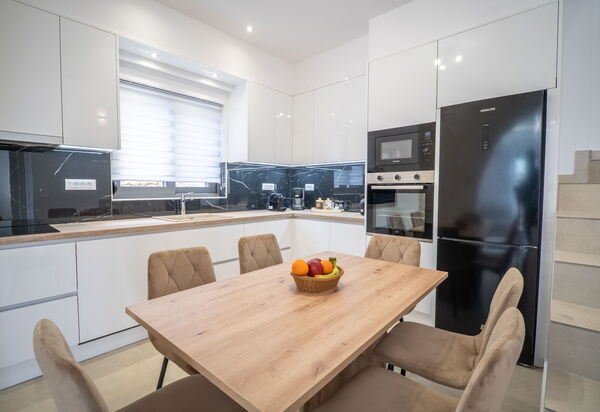 Villa Blini: Cuisine, Salle à manger