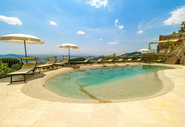 Villa Laparelli Pitti: bassin, Extérieur, Extérieurs