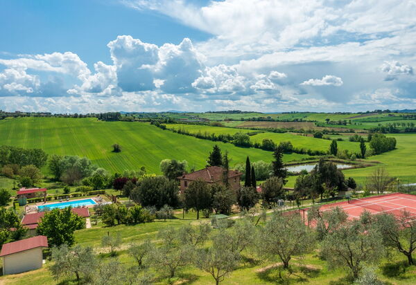 Villa la Contea: Ansichten, Außen, Draussen, Garten, Schwimmbad