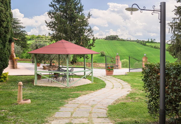 Villa la Contea: Ansichten, Außen, Draussen, Garten