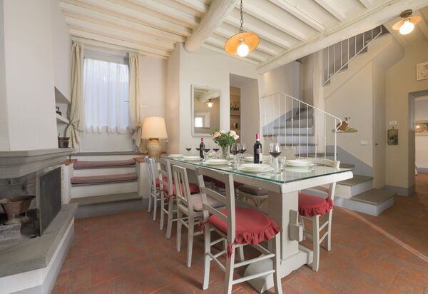 Villa Le Corchie: Esszimmer