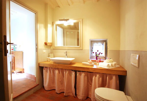 Villa Le Corchie: Bad