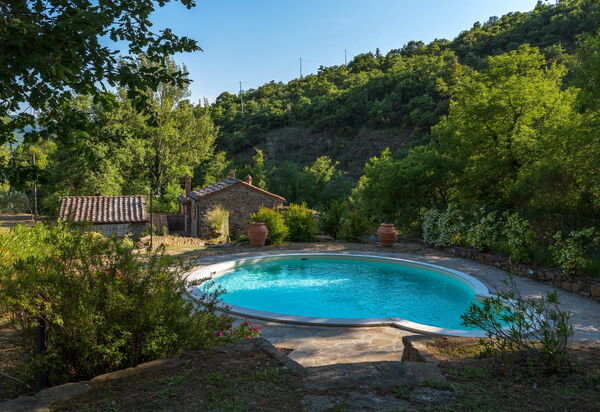 Casale Montanare: бассейн, Открытый, Сад, Экстерьеры