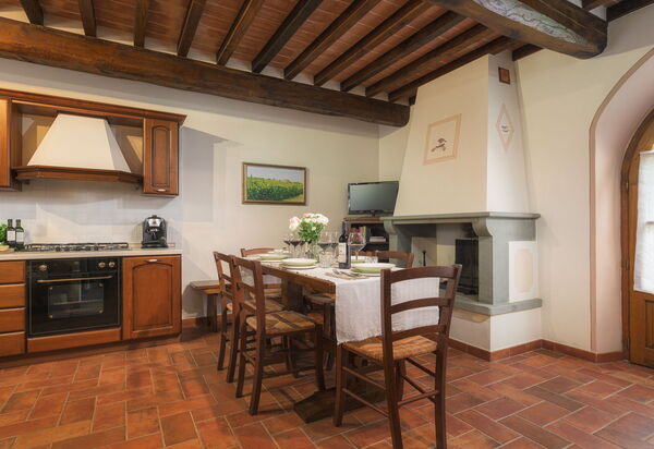 Casale Montanare: Кухня, Столовая