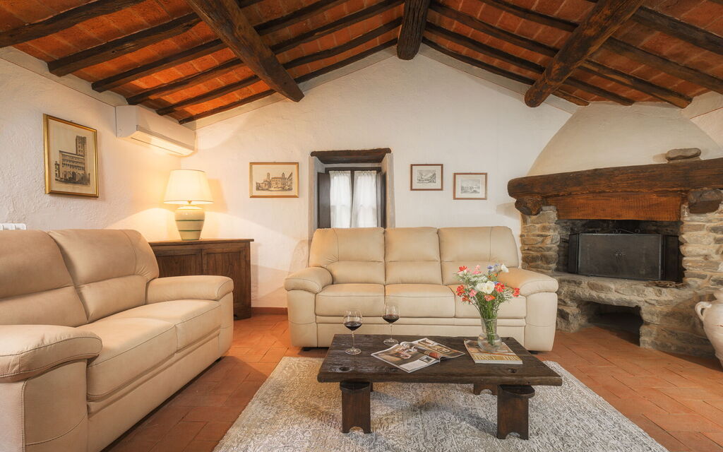 Casale Montanare: Living Room