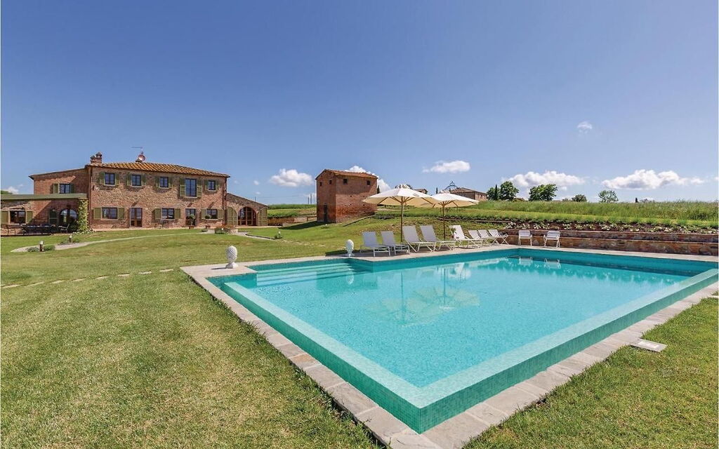Villa Il Pozzo: Building Exterior, Garden, Outdoor, Pool, Scenic View