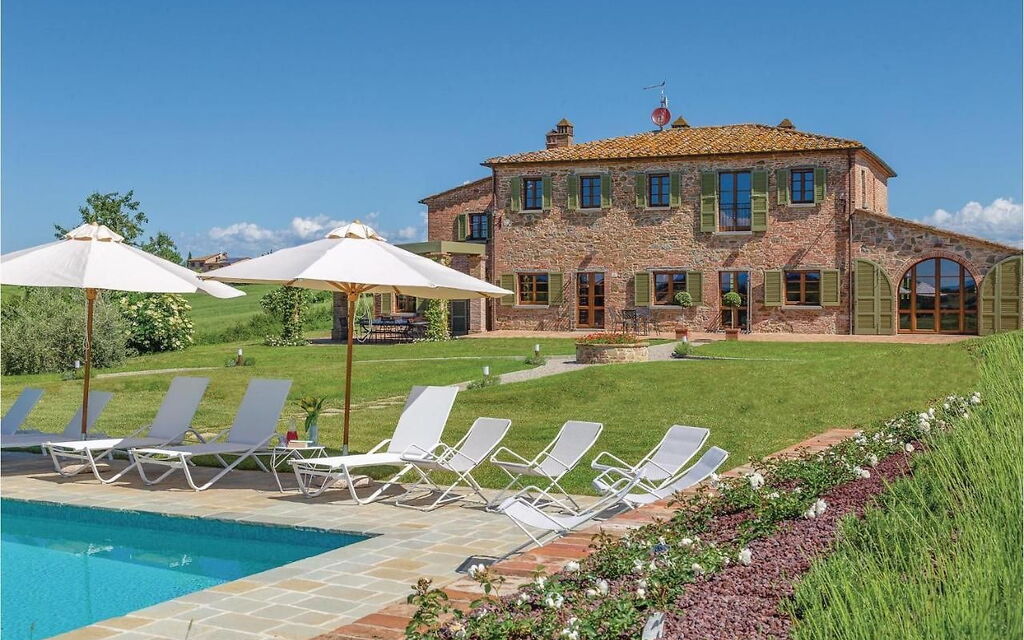 Villa Il Pozzo: Building Exterior, Outdoor, Pool