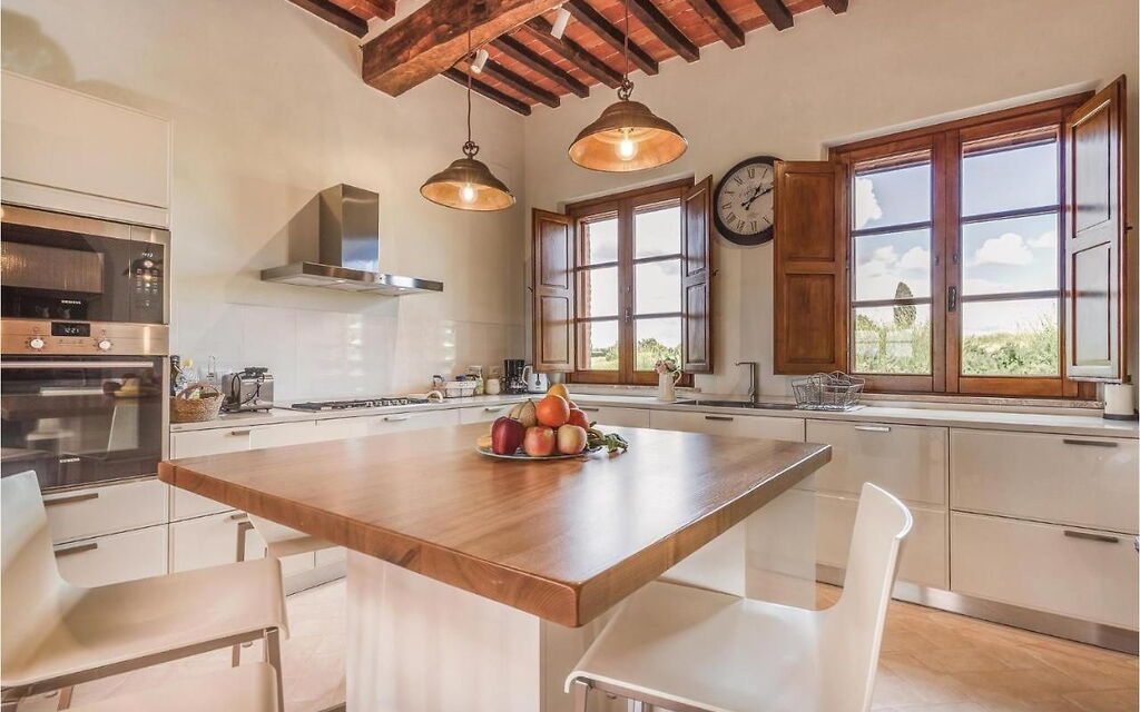 Villa Il Pozzo: Dining Room, Kitchen