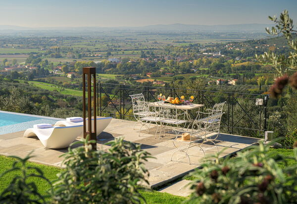 Villa Belvedere: Ansichten, Außen, Draussen, Garten, Schwimmbad