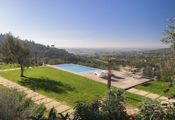 Villa Belvedere: Ansichten, Außen, Draussen, Garten, Schwimmbad