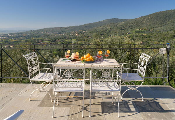 Villa Belvedere: Ansichten, Außen, Balkon / Terrasse / Patio, Draussen