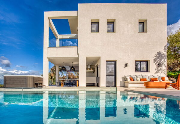 Villa Dominante: Building Exterior, Outdoor, Pool