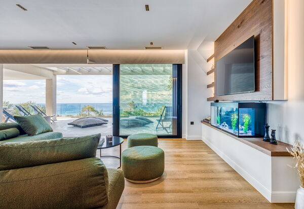 Villa Dominante: Living Room