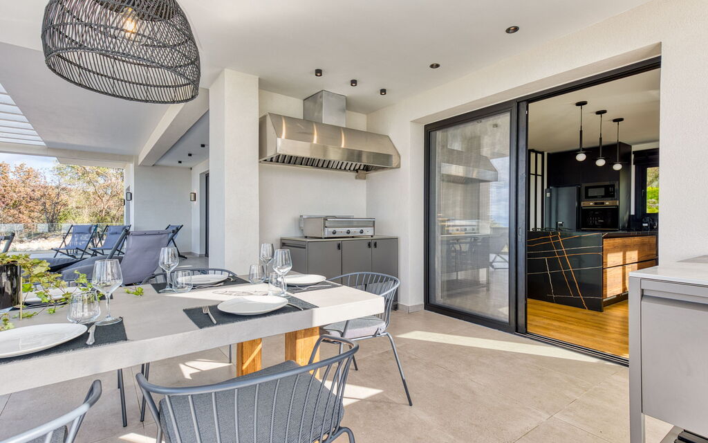 Villa Dominante: Building Exterior, Outdoor