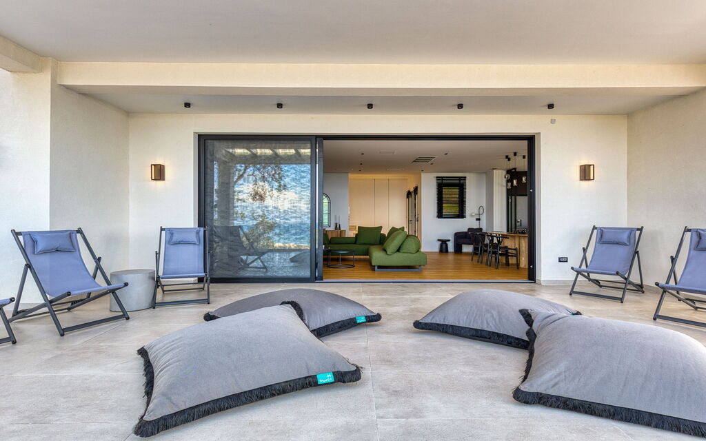 Villa Dominante: Building Exterior, Outdoor