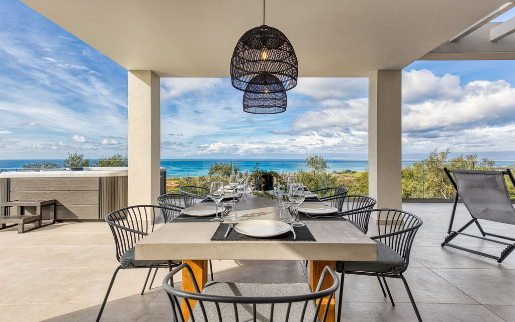 Villa Dominante: Balcony / Terrace / Patio, Building Exterior, Outdoor, Scenic View