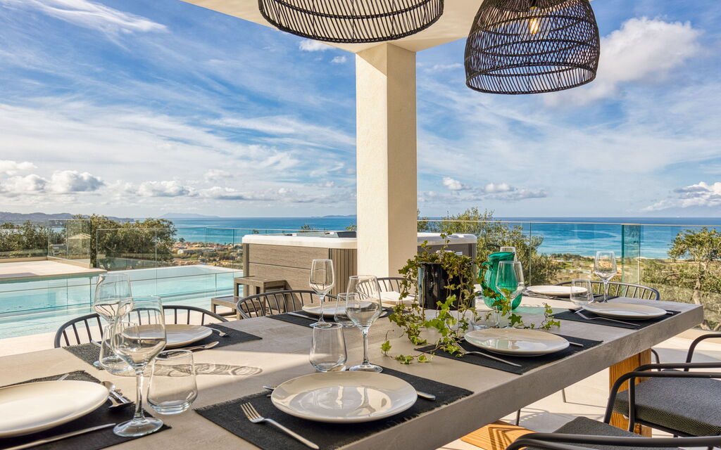 Villa Dominante: Balcony / Terrace / Patio, Building Exterior, Outdoor, Pool, Scenic View