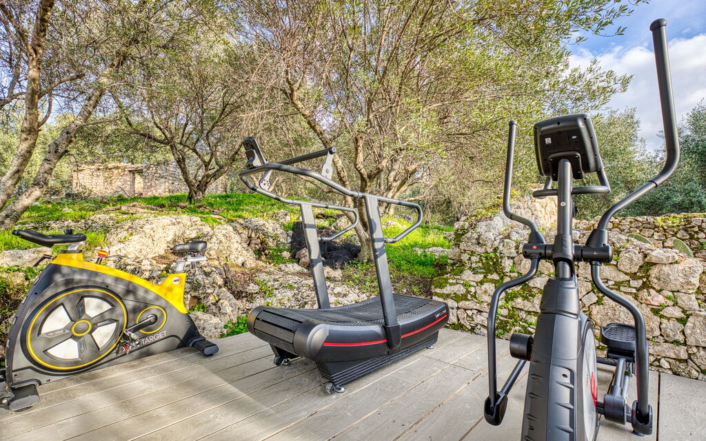 Villa Dominante: Building Exterior, Outdoor