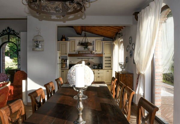 Villa Torresassa: Dining Room, Kitchen, Living Room