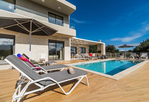 Villa Orientem Bis: Building Exterior, Outdoor, Pool