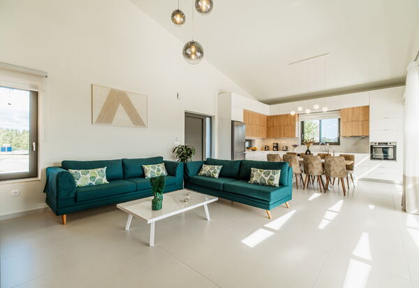 Villa Orientem Bis: Dining Room, Kitchen, Living Room