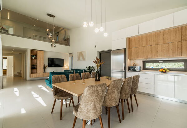 Villa Orientem Bis: Dining Room, Kitchen, Living Room