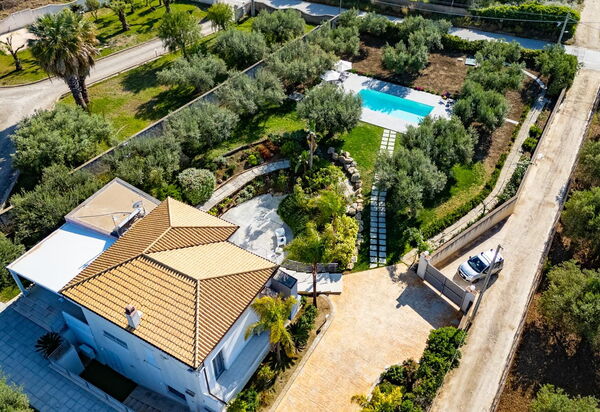 Villa Virginia: Ansichten, Schwimmbad