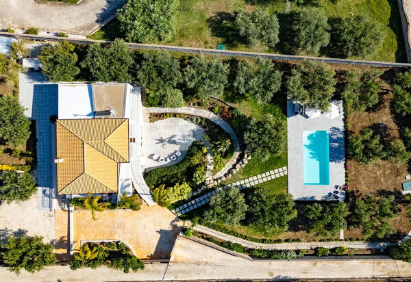 Villa Virginia: Ansichten, Schwimmbad