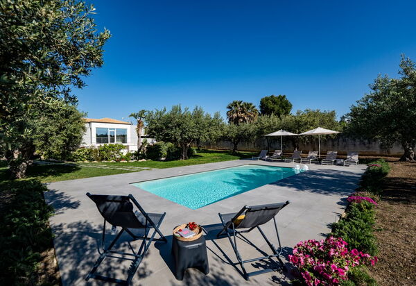 Villa Virginia: Außen, Draussen, Schwimmbad