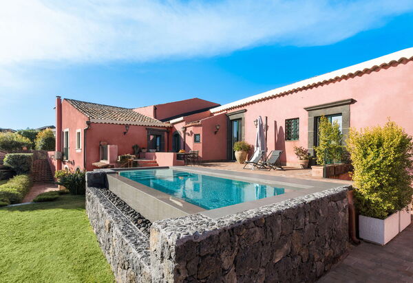 Micanera House: Außen, Draussen, Garten, Schwimmbad