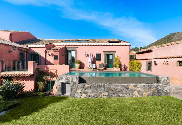 Micanera House: Außen, Draussen, Garten, Schwimmbad