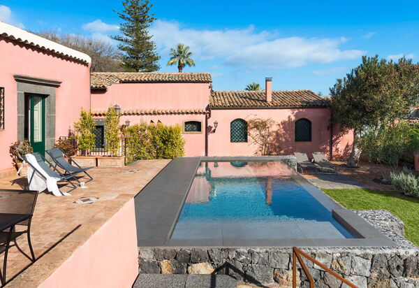 Micanera House: Außen, Draussen, Garten, Schwimmbad