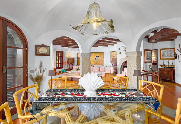 Villa Silenis: Esszimmer