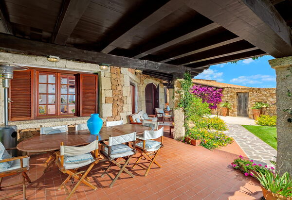 Villa Silenis: Außen, Balkon / Terrasse / Patio, Draussen