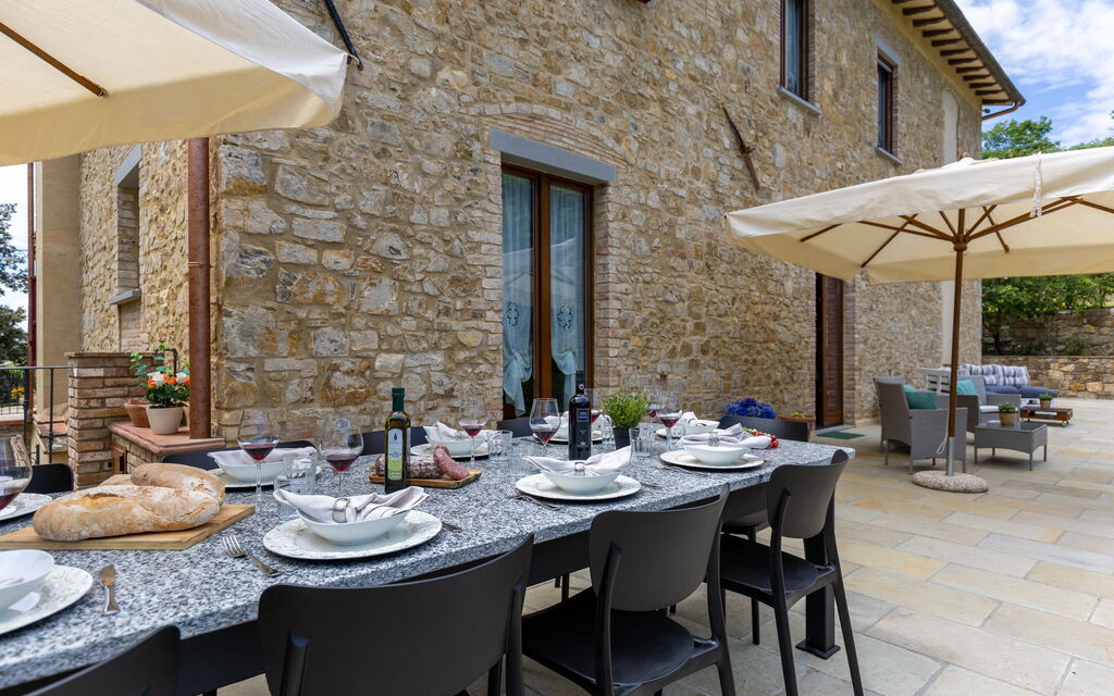 Tenuta Macericca: Balcony / Terrace / Patio, Building Exterior, Outdoor
