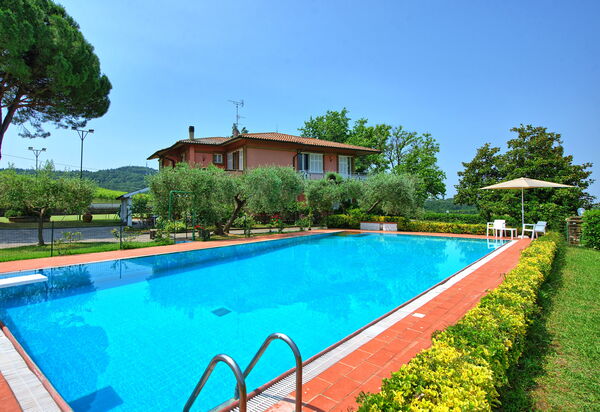 Villa Adriana: Außen, Draussen, Schwimmbad