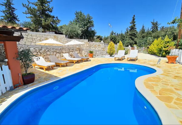 Villa Nikolas: бассейн, Экстерьеры