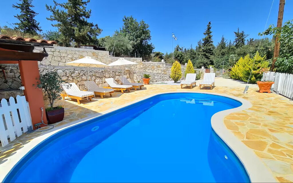 Villa Nikolas: бассейн, Экстерьеры