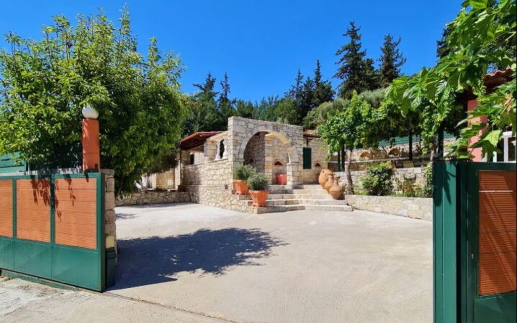 Villa Nikolas: Экстерьеры