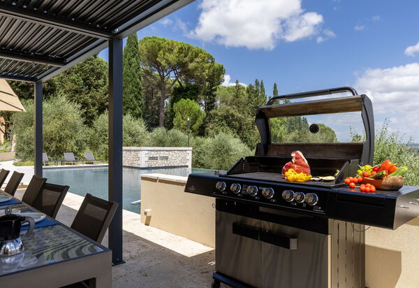 Villa Silvia: Außen, Balkon / Terrasse / Patio, Schwimmbad