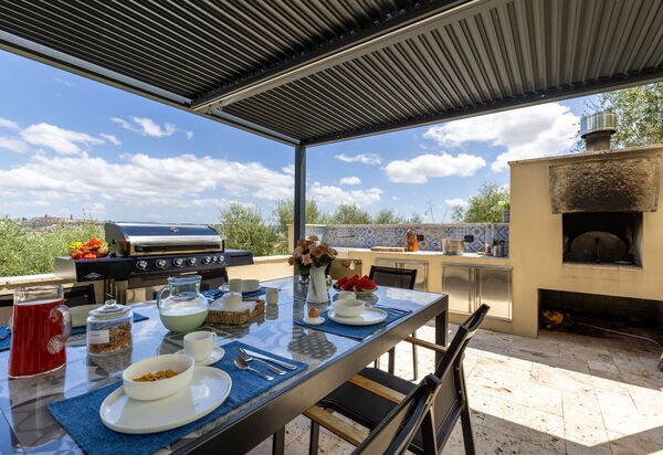 Villa Silvia: Balkon / Terrasse / Patio