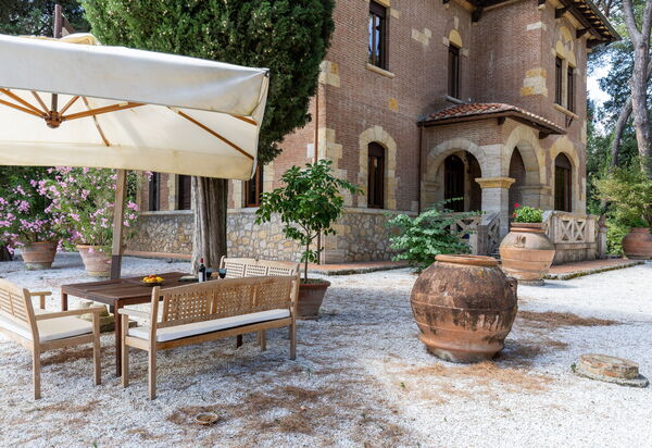 Villa Silvia: Balkon / Terrasse / Patio, Haupteingang