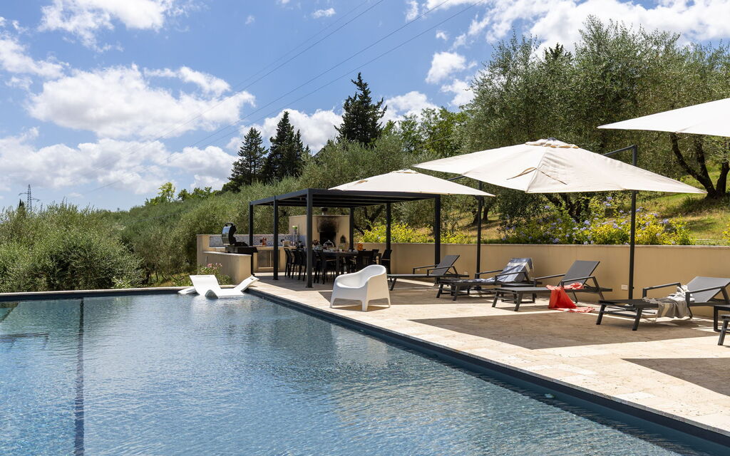 Villa Silvia: Building Exterior, Pool