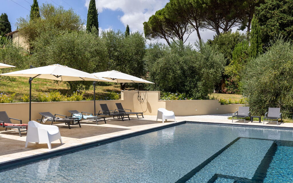 Villa Silvia: Building Exterior, Pool