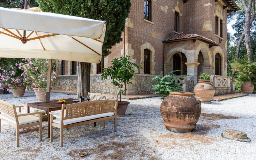 Villa Silvia: Balcony / Terrace / Patio, Main Entrance