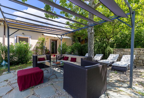 Villanova Lonciano - 2026: Außen, Draussen