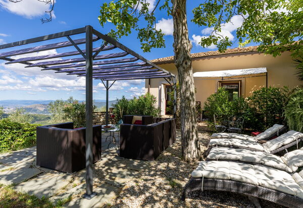 Villanova Lonciano - 2026: Außen, Draussen